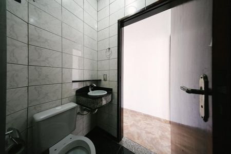 Casa à venda com 70m², 2 quartos e 2 vagas Casa à venda com 70m², 2 quartos e 2 vagasBanheiro