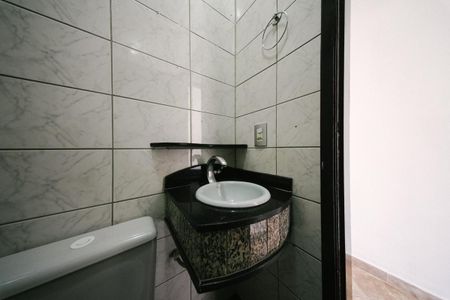 Casa à venda com 70m², 2 quartos e 2 vagas Casa à venda com 70m², 2 quartos e 2 vagasBanheiro