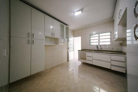 Casa à venda com 70m², 2 quartos e 2 vagas Casa à venda com 70m², 2 quartos e 2 vagasCozinha