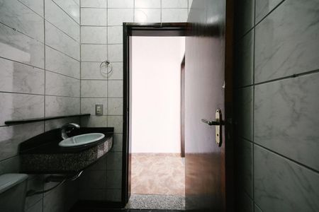 Casa à venda com 70m², 2 quartos e 2 vagas Casa à venda com 70m², 2 quartos e 2 vagasBanheiro