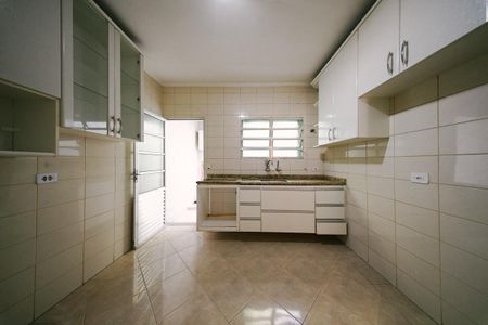Casa à venda com 70m², 2 quartos e 2 vagas Casa à venda com 70m², 2 quartos e 2 vagasCozinha