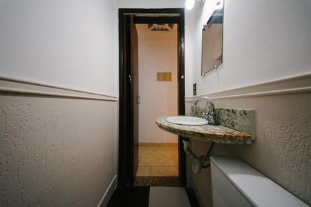 Casa à venda com 70m², 2 quartos e 2 vagas Casa à venda com 70m², 2 quartos e 2 vagasLavabo