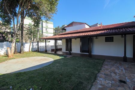 Casa para alugar com 200m², 4 quartos e 2 vagas Casa para alugar com 200m², 4 quartos e 2 vagasQuintal