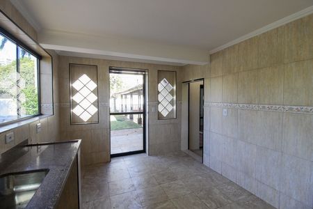 Casa para alugar com 200m², 4 quartos e 2 vagas Casa para alugar com 200m², 4 quartos e 2 vagasCozinha