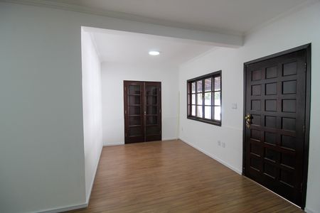 Casa para alugar com 200m², 4 quartos e 2 vagas Casa para alugar com 200m², 4 quartos e 2 vagasSala