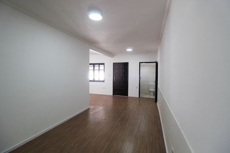 Casa para alugar com 200m², 4 quartos e 2 vagas Casa para alugar com 200m², 4 quartos e 2 vagasSala