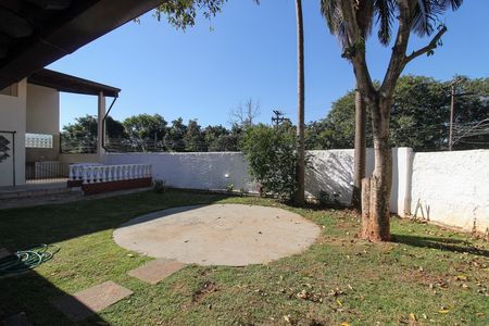 Casa para alugar com 200m², 4 quartos e 2 vagas Casa para alugar com 200m², 4 quartos e 2 vagasQuintal