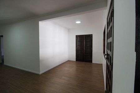 Sala de casa para alugar com 3 quartos, 200m² em Conjunto Residencial Butanta, São Paulo