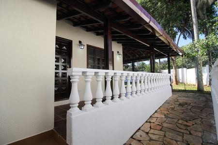 Casa para alugar com 200m², 4 quartos e 2 vagas Casa para alugar com 200m², 4 quartos e 2 vagasEntrada