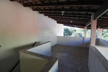 Casa para alugar com 200m², 4 quartos e 2 vagas Casa para alugar com 200m², 4 quartos e 2 vagasVaranda
