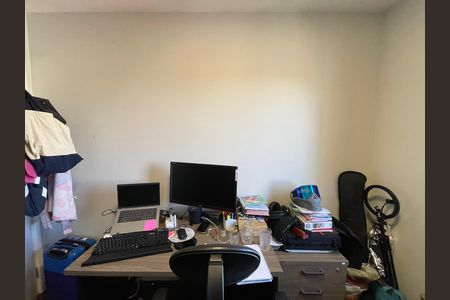 Apartamento à venda com 75m², 3 quartos e 2 vagasQuarto 2