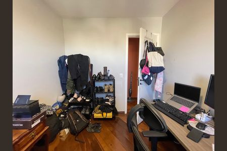 Apartamento à venda com 75m², 3 quartos e 2 vagasQuarto 2