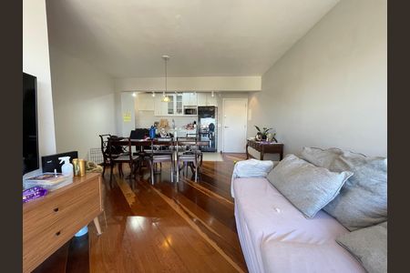 Apartamento à venda com 75m², 3 quartos e 2 vagasSala