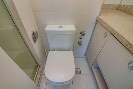 Apartamento à venda com 52m², 2 quartos e 2 vagas Apartamento à venda com 52m², 2 quartos e 2 vagasBanheiro da Suíte