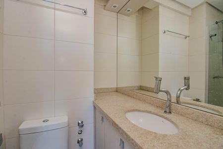 Apartamento à venda com 52m², 2 quartos e 2 vagas Apartamento à venda com 52m², 2 quartos e 2 vagasBanheiro da Suíte