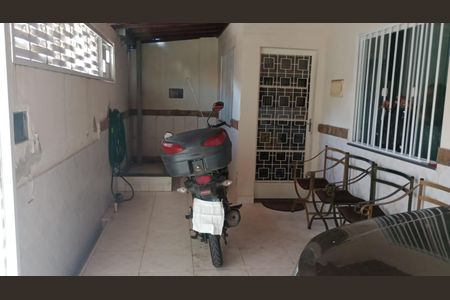 Casa à venda com 150m², 2 quartos e 2 vagas Casa à venda com 150m², 2 quartos e 2 vagasÁrea externa