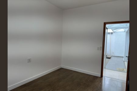 Casa de condomínio para alugar com 180m², 3 quartos e 4 vagasQuarto 1