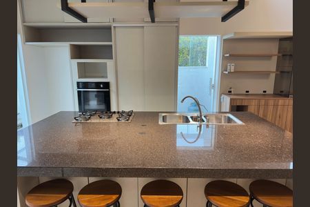 Casa de condomínio para alugar com 180m², 3 quartos e 4 vagasDetalhe da cozinha