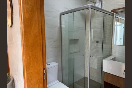 Casa de condomínio para alugar com 180m², 3 quartos e 4 vagasBanheiro Social