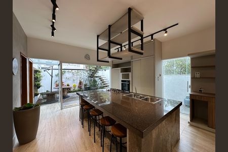 Casa de condomínio para alugar com 180m², 3 quartos e 4 vagasCozinha