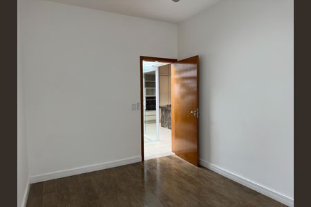 Casa de condomínio para alugar com 180m², 3 quartos e 4 vagasQuarto 1