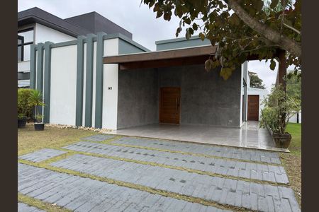 Casa de condomínio para alugar com 180m², 3 quartos e 4 vagasFachada