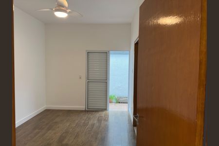 Casa de condomínio para alugar com 180m², 3 quartos e 4 vagasSuíte 2