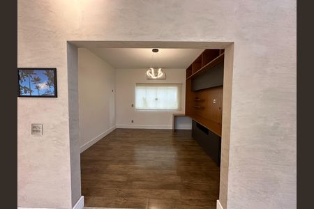 Casa de condomínio para alugar com 180m², 3 quartos e 4 vagasSala de TV