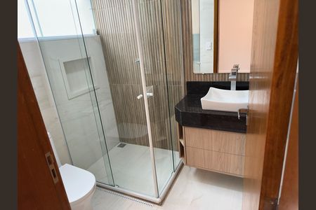 Casa de condomínio para alugar com 180m², 3 quartos e 4 vagasSuíte 2