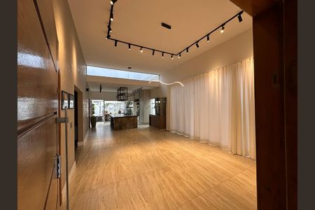 Sala de casa de condomínio para alugar com 3 quartos, 180m² em Vila Branca, Jacareí