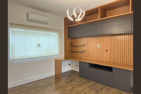 Casa de condomínio para alugar com 180m², 3 quartos e 4 vagasSala de TV