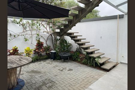 Casa de condomínio para alugar com 180m², 3 quartos e 4 vagasÁrea externa