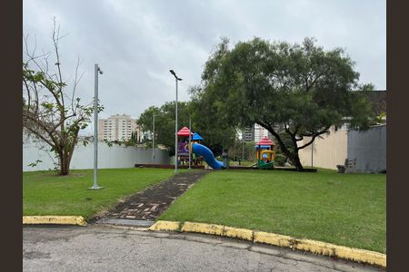 Casa de condomínio para alugar com 180m², 3 quartos e 4 vagasÁrea comum - Playground