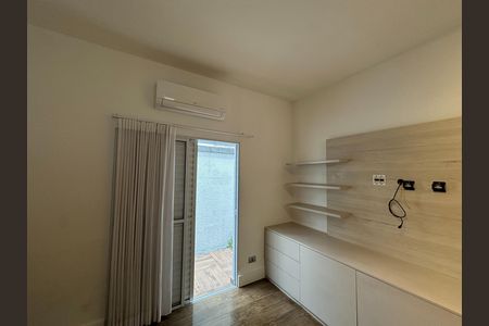 Casa de condomínio para alugar com 180m², 3 quartos e 4 vagasSuite 1