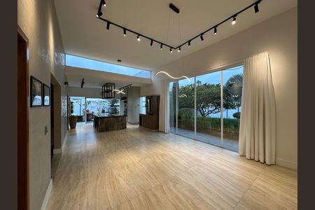 Casa de condomínio para alugar com 180m², 3 quartos e 4 vagasSala