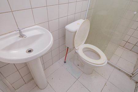 Banheiro de apartamento à venda com 2 quartos, 48m² em Campo Grande, Rio de Janeiro