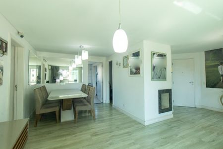 Apartamento à venda com 120m², 4 quartos e 2 vagas Apartamento à venda com 120m², 4 quartos e 2 vagasSala