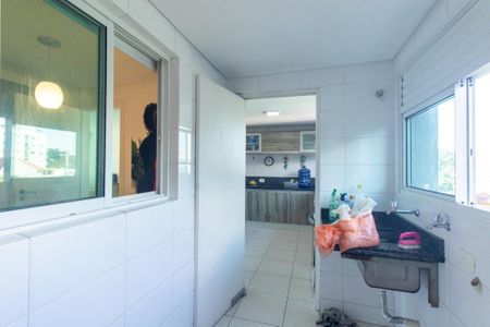 Apartamento à venda com 120m², 4 quartos e 2 vagas Apartamento à venda com 120m², 4 quartos e 2 vagasÁrea de Serviço