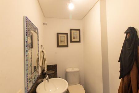 Lavabo de apartamento à venda com 4 quartos, 120m² em Bacacheri, Curitiba
