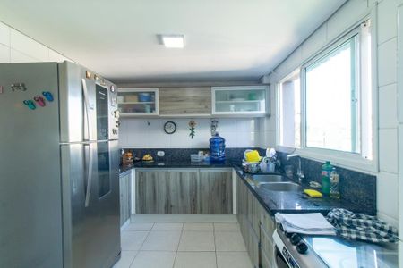 Cozinha de apartamento à venda com 4 quartos, 120m² em Bacacheri, Curitiba