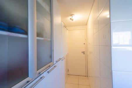 Apartamento à venda com 120m², 4 quartos e 2 vagas Apartamento à venda com 120m², 4 quartos e 2 vagasÁrea de Serviço