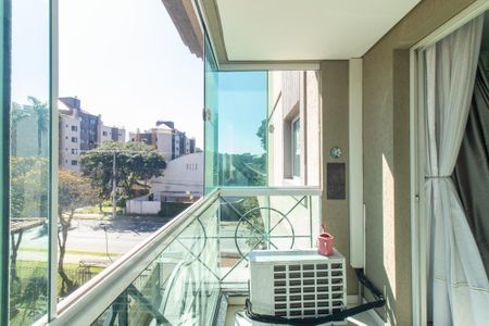 Apartamento à venda com 120m², 4 quartos e 2 vagas Apartamento à venda com 120m², 4 quartos e 2 vagasVaranda gourmet