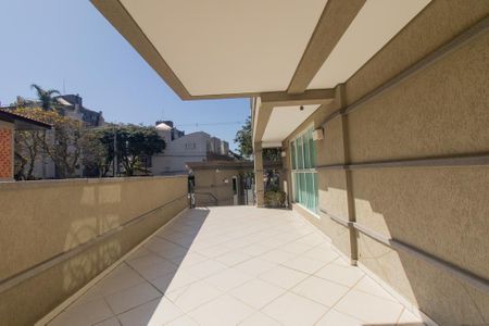 Apartamento à venda com 120m², 4 quartos e 2 vagas Apartamento à venda com 120m², 4 quartos e 2 vagasÁrea externa