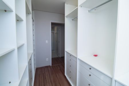 Apartamento para alugar com 78m², 3 quartos e 2 vagas Apartamento para alugar com 78m², 3 quartos e 2 vagasCloset