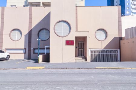Apartamento para alugar com 78m², 3 quartos e 2 vagas Apartamento para alugar com 78m², 3 quartos e 2 vagasFachada