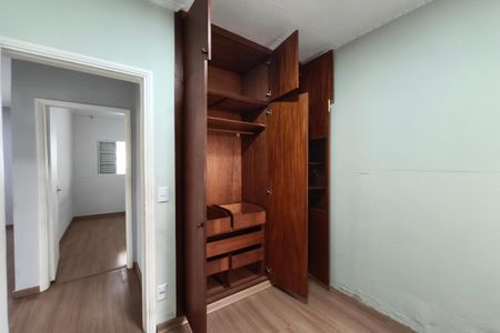 Casa à venda com 190m², 2 quartos e 4 vagas Casa à venda com 190m², 2 quartos e 4 vagasQuarto 2