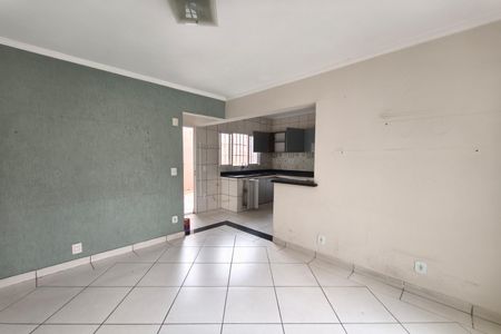 Casa à venda com 190m², 2 quartos e 4 vagas Casa à venda com 190m², 2 quartos e 4 vagasSala de Jantar