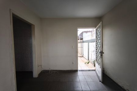 Casa à venda com 190m², 2 quartos e 4 vagas Casa à venda com 190m², 2 quartos e 4 vagasCasa 2 - Sala