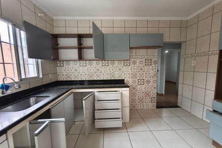 Casa à venda com 190m², 2 quartos e 4 vagas Casa à venda com 190m², 2 quartos e 4 vagasCozinha