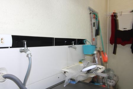 Casa de condomínio à venda com 65m², 2 quartos e 1 vagaÁrea de Serviço